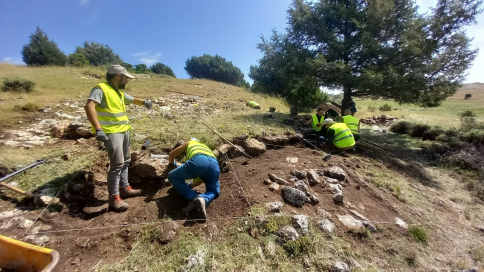 Se reanudan los trabajos de excavación en el castro de la Hoya del Villar en Villanueva de Alcorón
