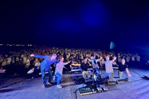 Los Secretos actúan entre lavanda y nostalgia en el festival más fotogénico del verano