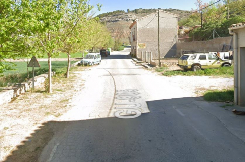 Muere un hombre tras sufrir un vuelco con el turismo que conducía en Centenera