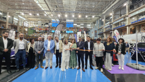 La presidenta de la patronal subraya la fortaleza del sector automovilístico en el Salón de Automóvil de Guadalajara