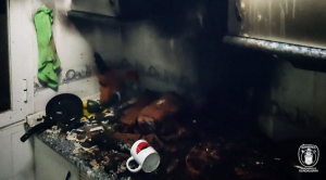 Tres personas atendidas tras un incendio nocturno en una vivienda de la calle Padre Tabernero