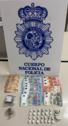 Detenido 'in fraganti' un varón que realizaba un pase de droga en vía pública en Guadalajara