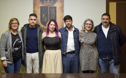 Gema Cañones asume Alcaldía de Quer tras una moción de censura marcada por tensión política y reproches personales