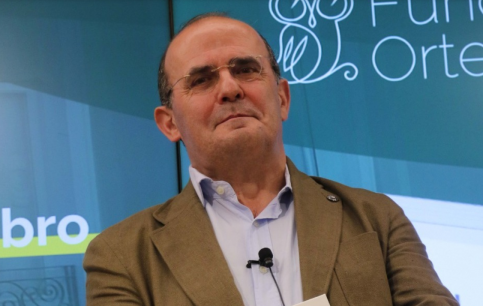 Francisco Javier Sanz Serrulla es nombrado Hijo Predilecto de Sigüenza por su trayectoria académica y humana