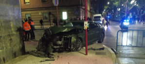 Un herido trasladado en UVI tras un accidente de tráfico junto a la plaza de toros