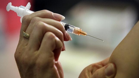 Cerca de 400.000 personas ya están completamente inmunizadas contra el COVID-19 en Castilla-La Mancha