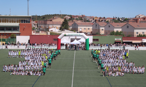 El Ayuntamiento premia los mejores valores del deporte en el “Día de las Escuelas” del Sporting