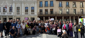 Guarinos reconoce el trabajo de las asociaciones “que defienden la salud mental y son el apoyo para las familias”