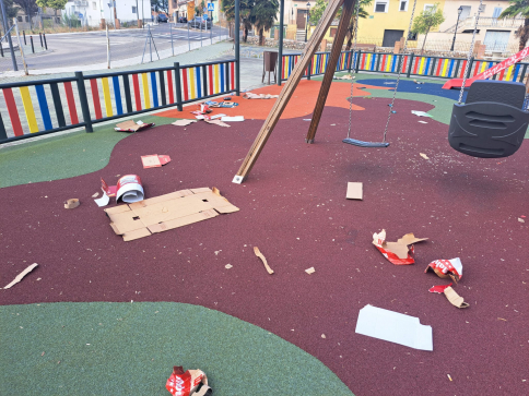 Destrozan el parque Bob Esponja de Fontanar durante la noche