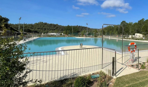 Las heces vuelven a aparecer en una piscina de la provincia