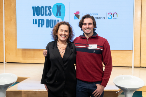    Un estudiante del IES Castilla de Guadalajara participa en el acto de cierre de ‘Voces X la FP dual’ en Madrid