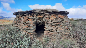 Hacen un llamamiento para salvar este chozo tradicional en Ujados 