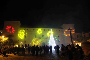 Pastrana enciende la Navidad con luces, música y el talento de sus niños
