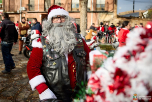 Extraordinarias fotos de Papá Noel en moto