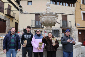 Las gachas vuelven a reunir a Pastrana en su plaza más histórica en plena Navidad