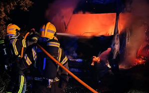 El incendio de una furgoneta en la CM-2004 moviliza a los bomberos de Guadalajara