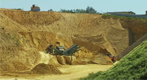 Un pueblo de Guadalajara en pie de guerra ante la posible reapertura de la cantera
