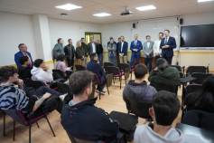 El IES Luis de Lucena se convierte en referente eólico