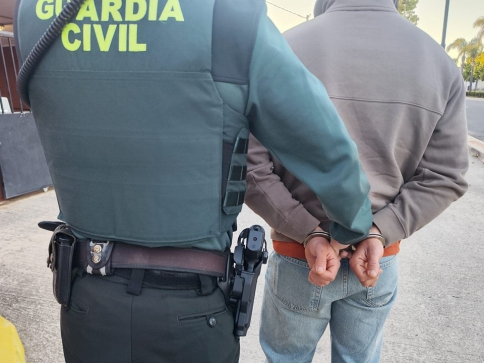 El agresor de Molina de Aragón se entrega voluntariamente tras herir a un vecino con una katana