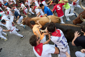 Un vecino de Azuqueca, entre los heridos del sexto encierro de San Fermín